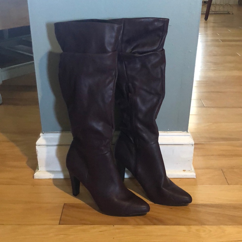 Christian Soriano violet/plum heeled boots